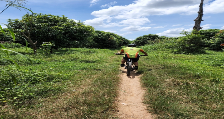 Phnom Penh - Silk island Cycling Tour