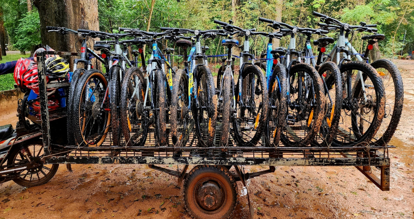 Cambodia Exploration by Bikes