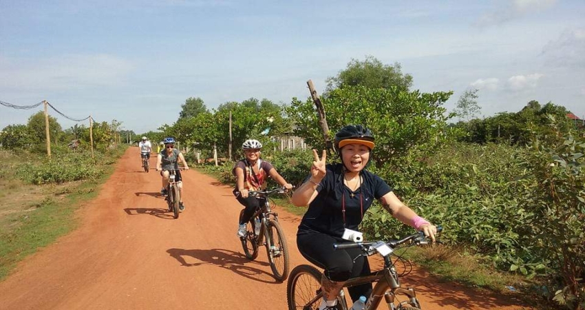 Phnom Penh - Silk island Cycling Tour