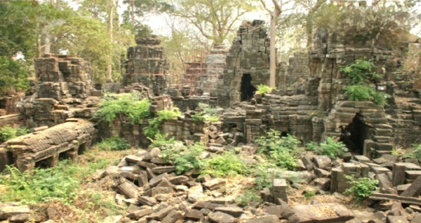 Banteay Chmar Tour