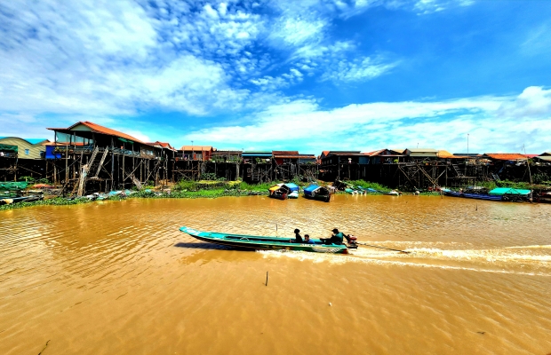 Beng Mealea and Kampong Khleang Tour